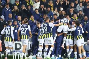 Veliki preokret Fenerbahčea, nastavlja se trka sa Galatom!